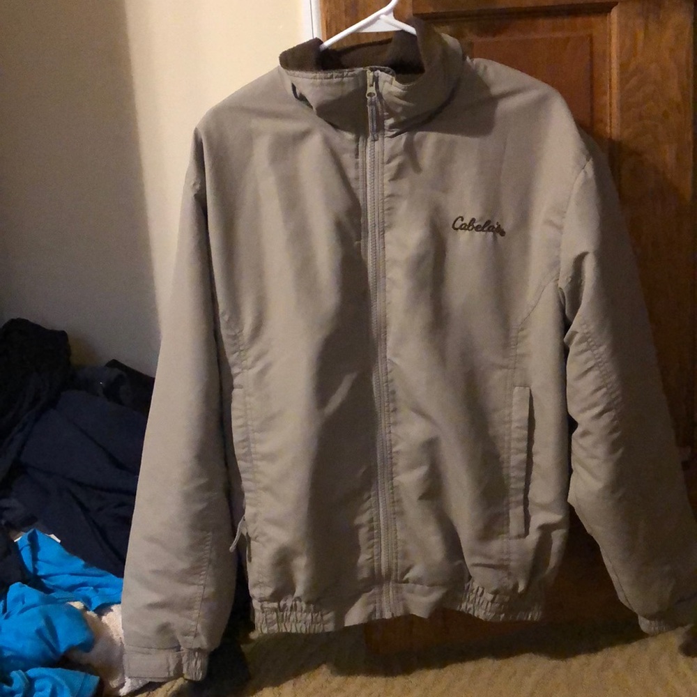 Cabelas jacket size medium